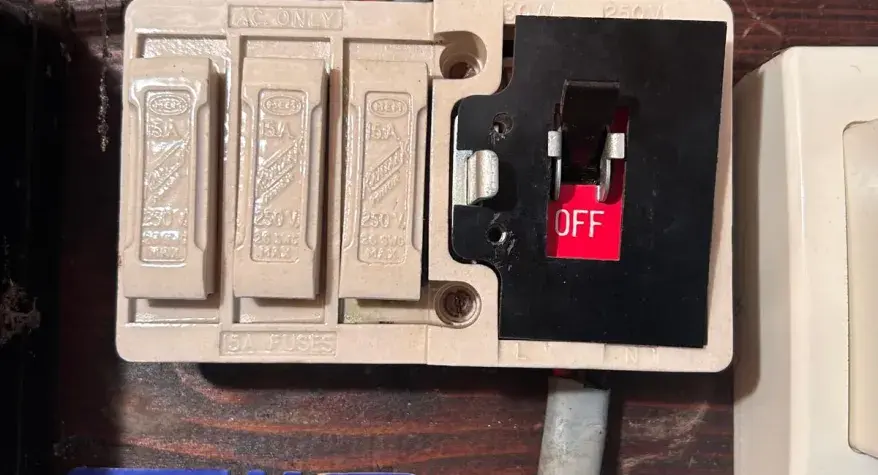 Old style fuses with asbestos back plates