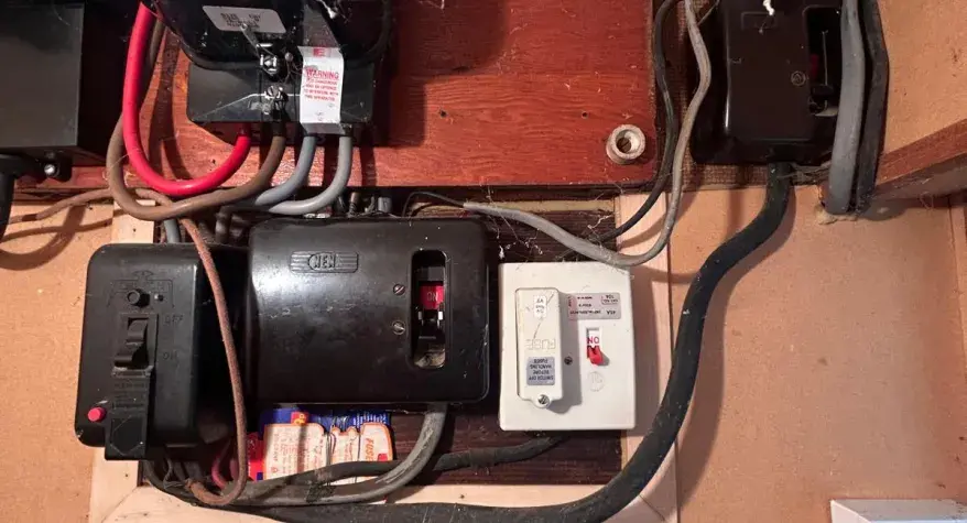 Old style consumer unit and wiring