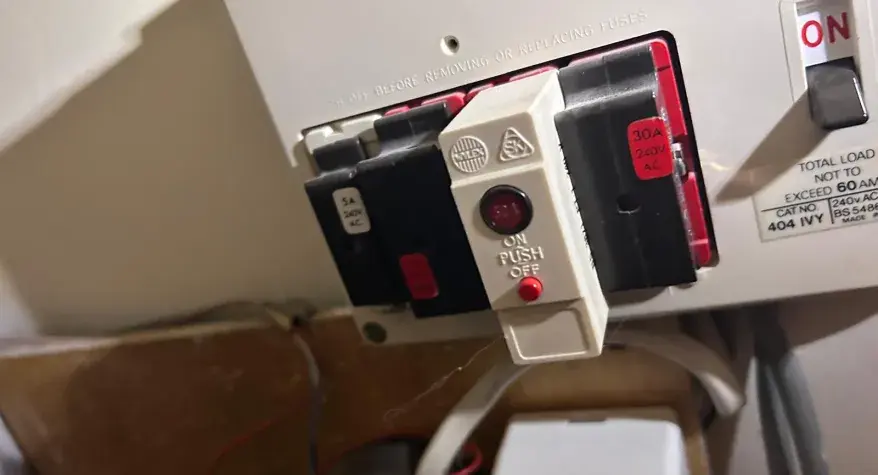 Old style consumer unit and wiring